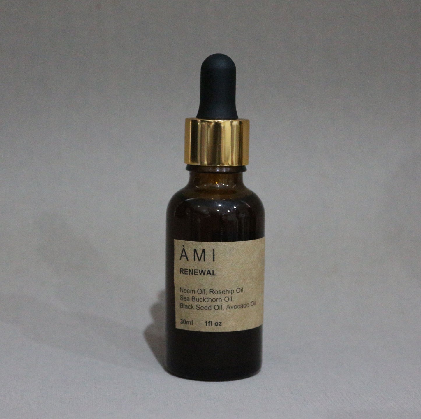 <img src="age-defying-glow-oil.jpg" alt="Age-Defying Glow Oil, woody earthy scent, absorbs quickly for dry and aging skin to promote collagen production">