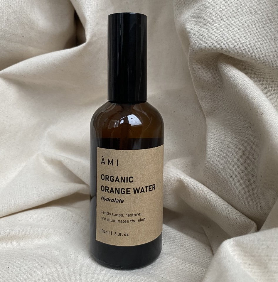 <img src="orange-blossom-hydrolate.jpg" alt="100% Organic Orange Blossom Hydrolate with flavonoids, antioxidants to restore radiance and brighten dull skin for all skin types">