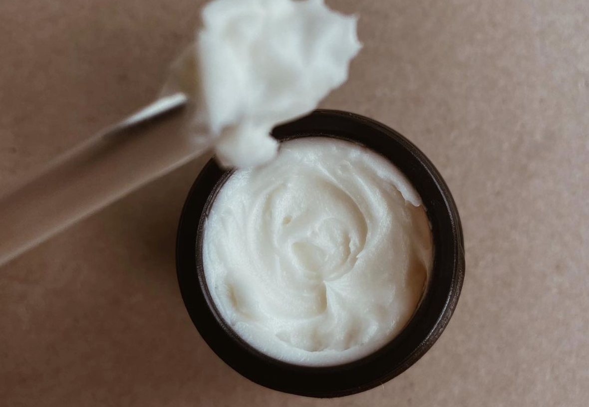 <img src="whipped-mango-butter.jpg" alt="Whipped Mango Butter Hydrating Face Moisturiser by AMI London">